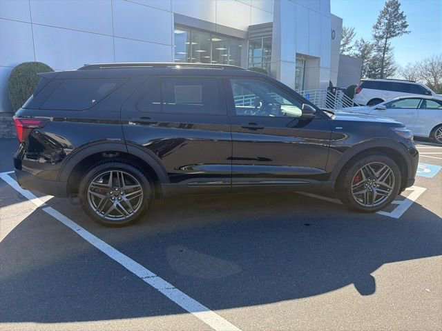 Used 2025 Ford Explorer ST-Line w/ ST-Line Street Pack image 8