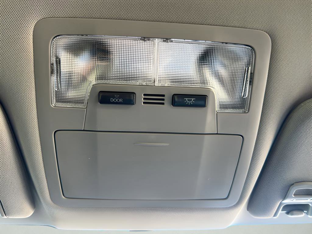 Used 2016 Toyota Avalon XLE image 20