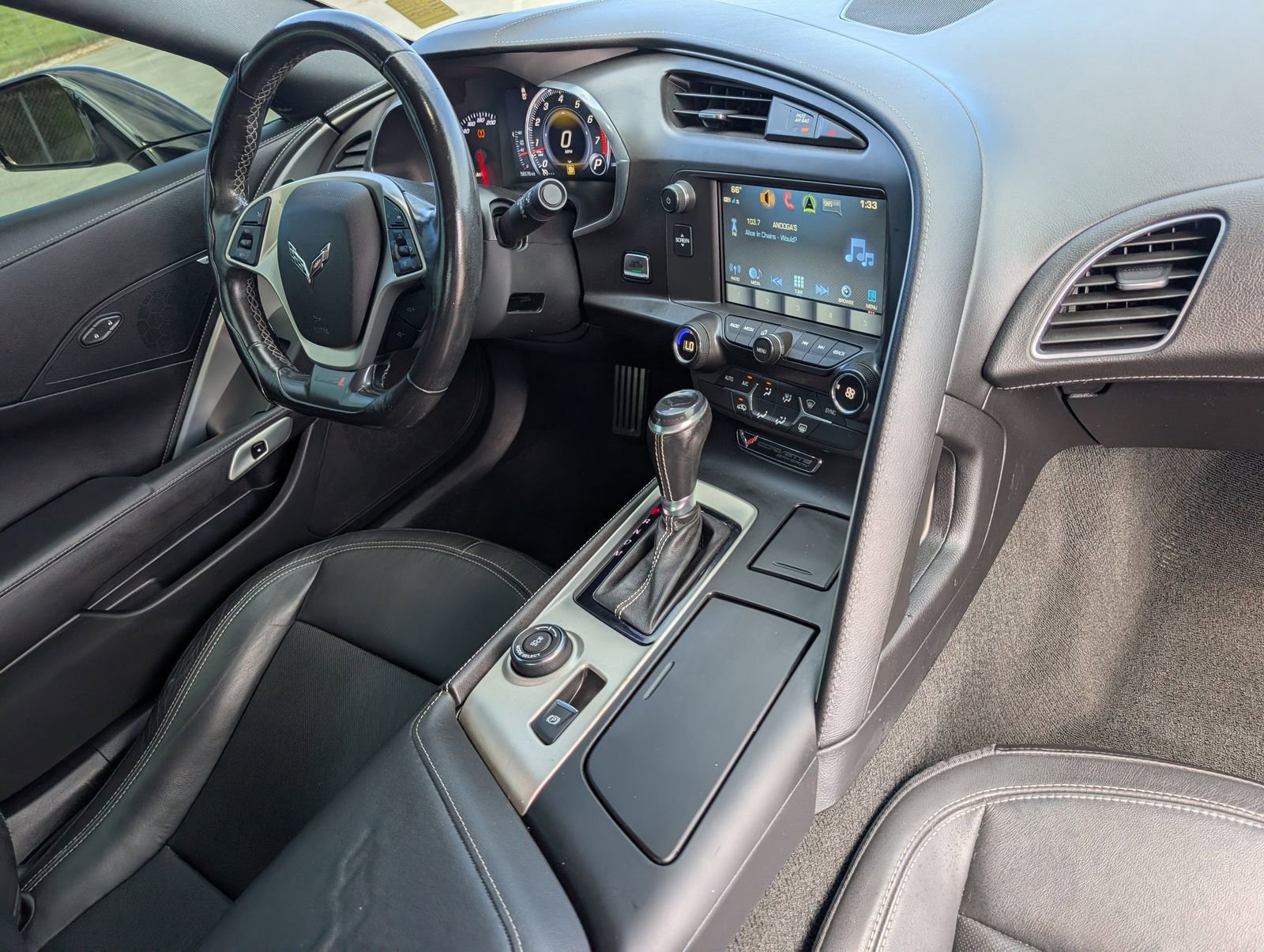 Used 2017 Chevrolet Corvette Stingray Coupe w/ 1LT image 8