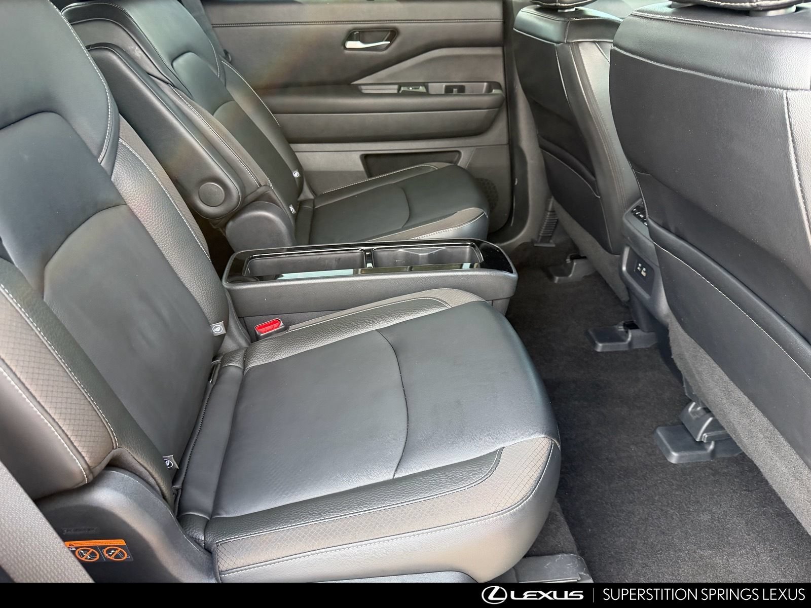 Used 2024 Nissan Pathfinder SL w/ SL Premium Package FWD image 16