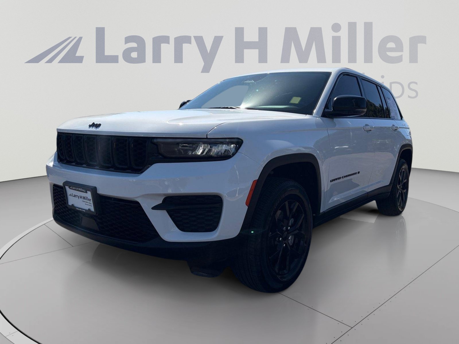 Used 2025 Jeep Grand Cherokee Altitude AWD/4WD video 1
