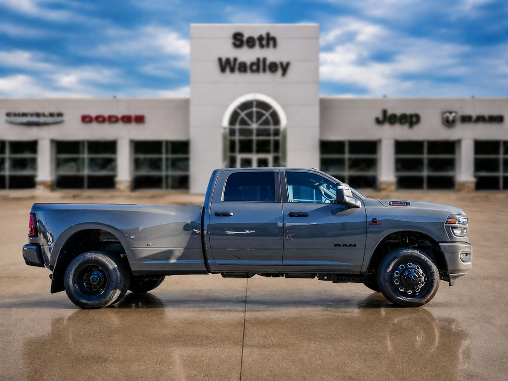 New 2026 RAM 3500 Big Horn AWD/4WD image 8