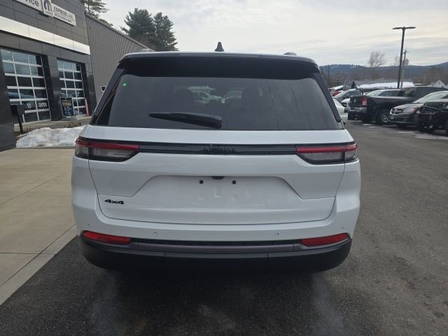 New 2026 Jeep Grand Cherokee Laredo image 5