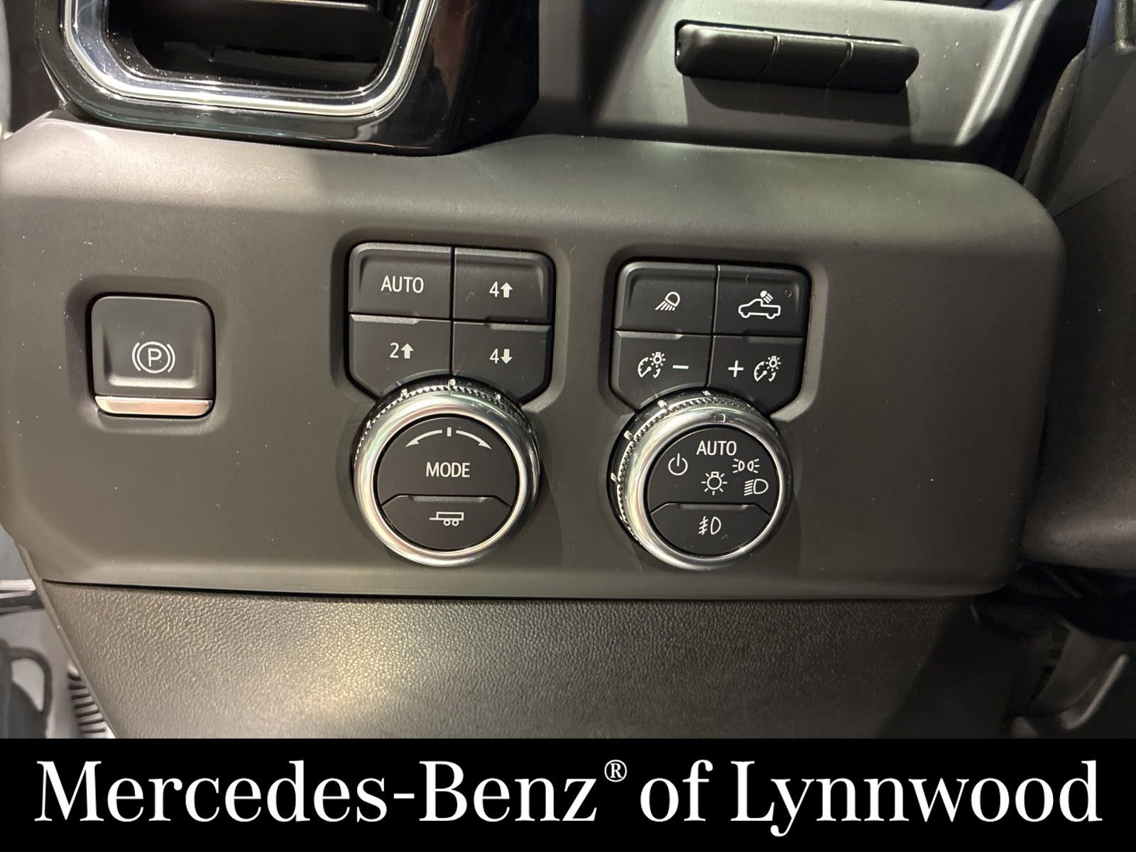 Used 2024 GMC Sierra 3500 Denali Ultimate AWD/4WD image 22