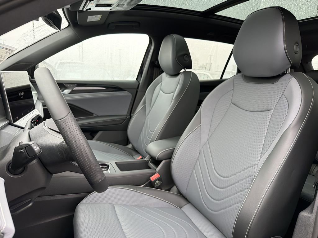 New 2026 Volkswagen Tiguan SE R-Line FWD image 12