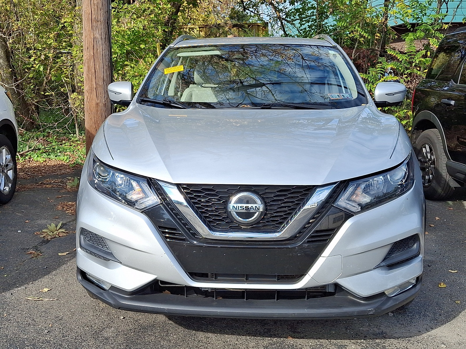 Used 2020 Nissan Rogue Sport SV w/ Technology Package AWD/4WD image 2