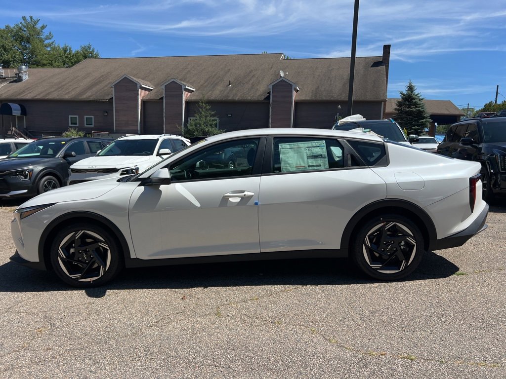 New 2025 Kia K4 EX image 2