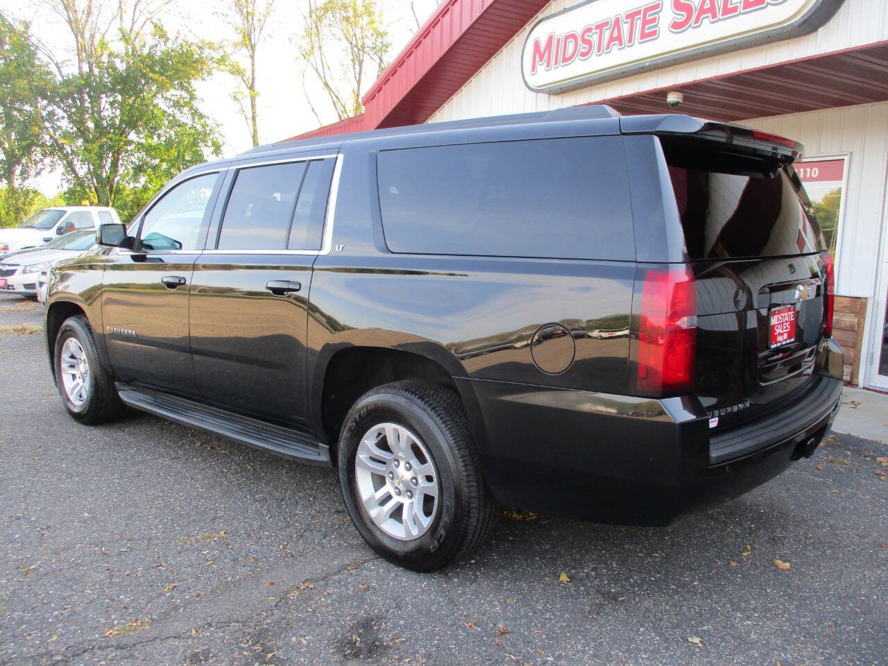 Used 2015 Chevrolet Suburban LT image 5