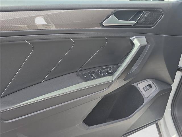 Certified 2023 Volkswagen Tiguan SE w/ Panoramic Sunroof Package FWD image 10