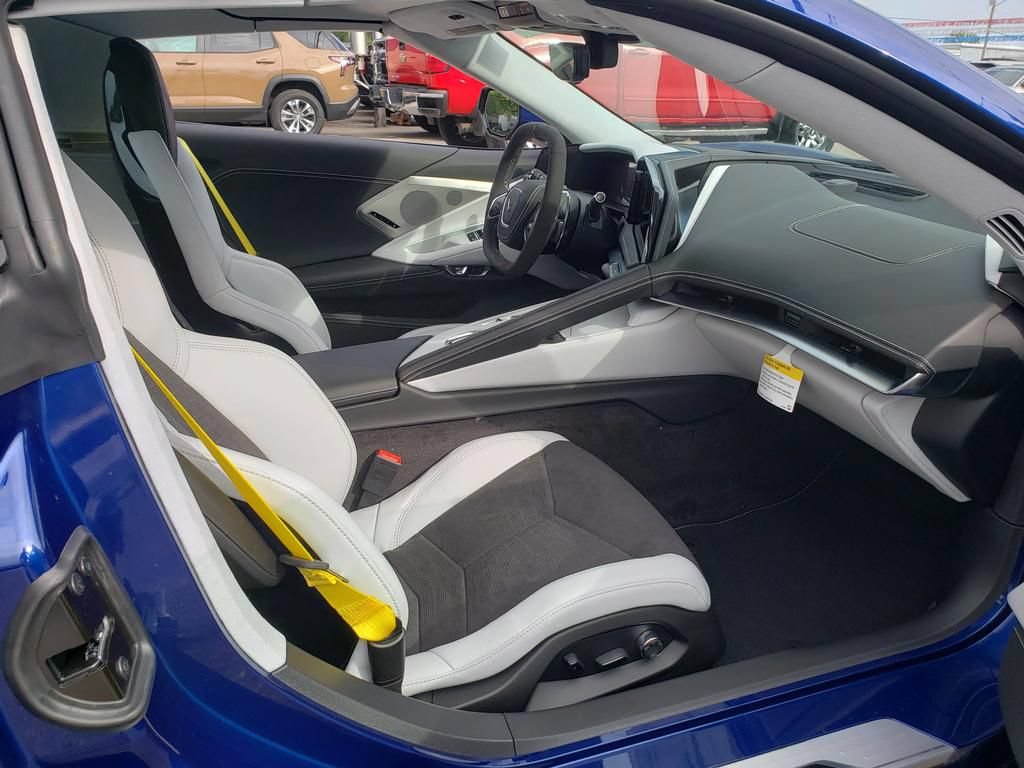 New 2027 Chevrolet Corvette Stingray Convertible w/ Z51 Performance Package RWD image 18