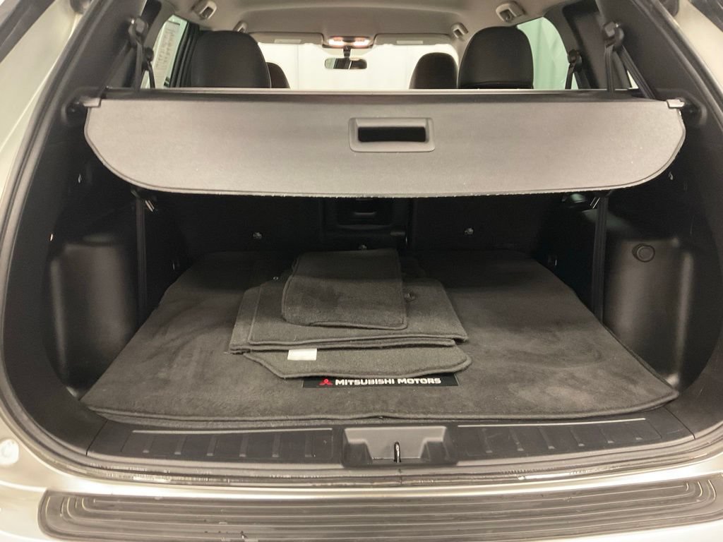 Used 2023 Mitsubishi Outlander SE AWD/4WD image 9