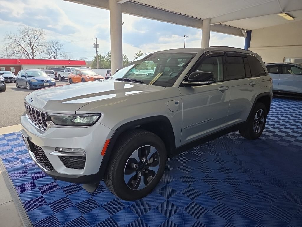 Used 2022 Jeep Grand Cherokee Limited 4xe AWD/4WD image 3