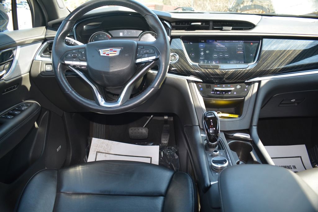Used 2020 Cadillac XT6 Premium Luxury image 3