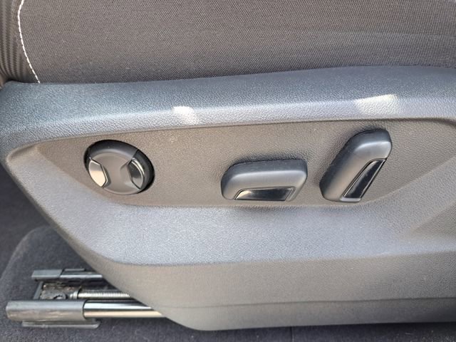 Used 2024 Volkswagen Atlas Cross Sport SE image 6