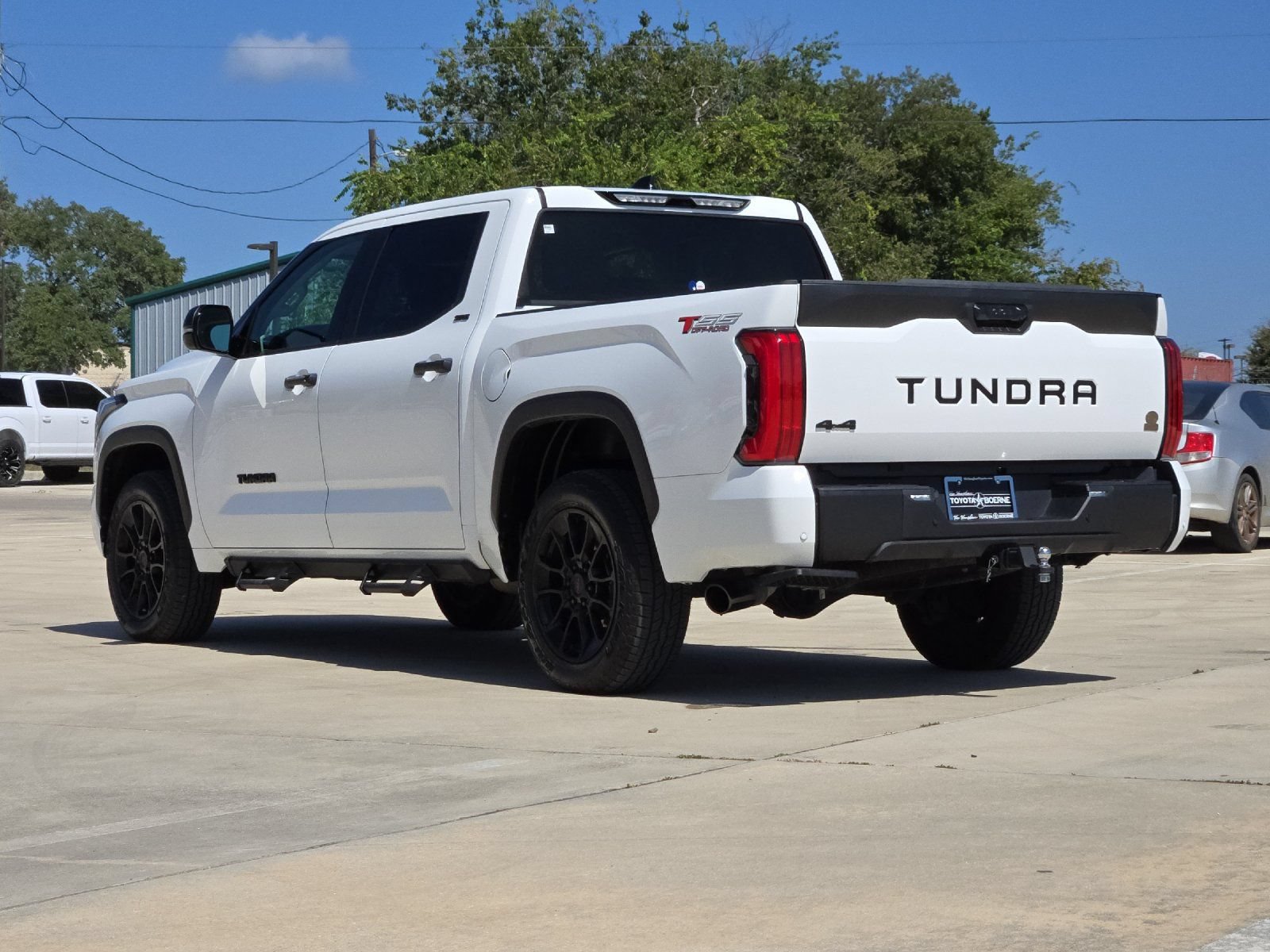Used 2023 Toyota Tundra SR5 w/ SR5 Convenience Package AWD/4WD image 3