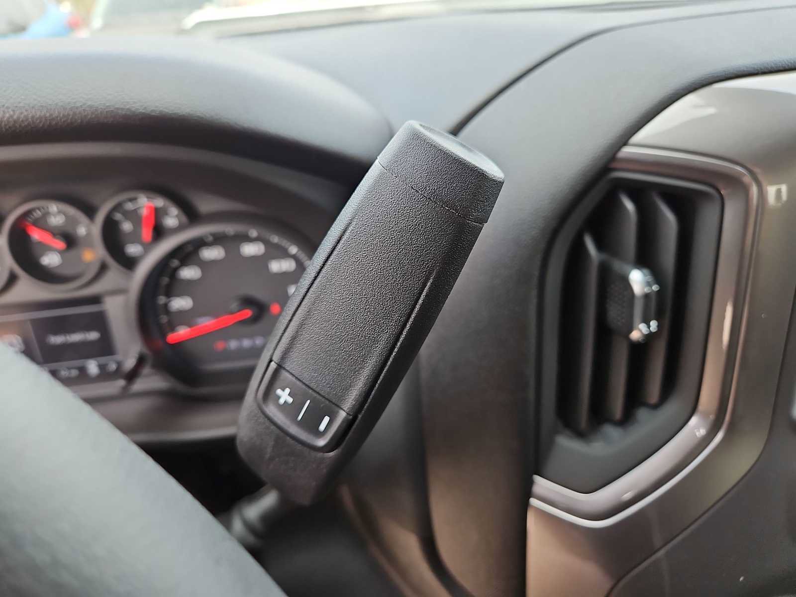 Used 2025 Chevrolet Silverado 2500 Custom w/ Custom Convenience Package image 18