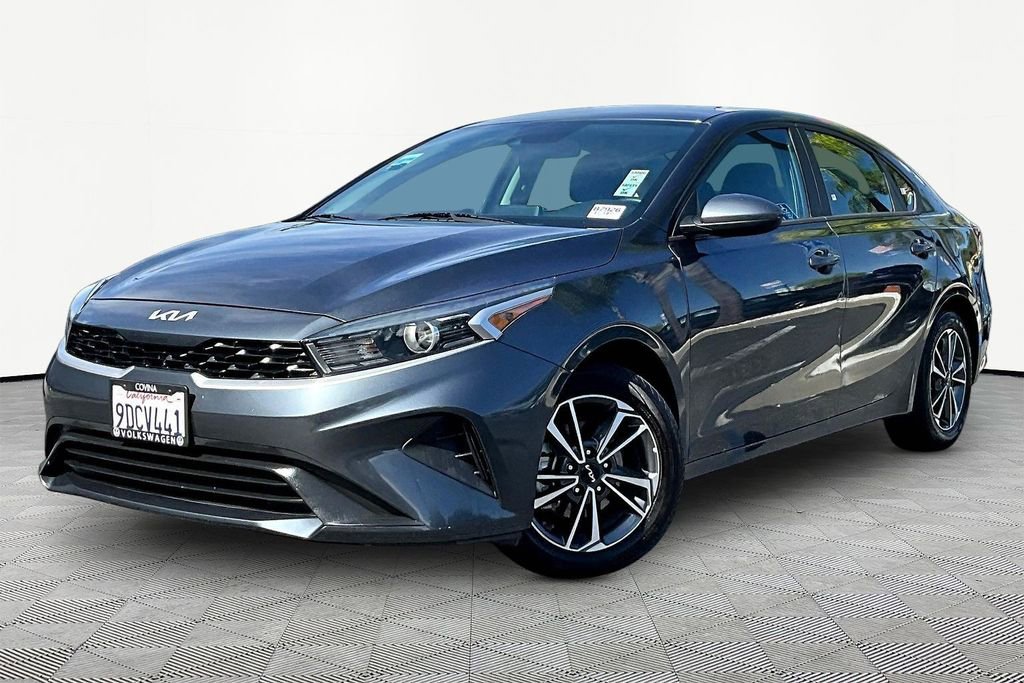 Used 2023 Kia Forte LXS FWD image 3