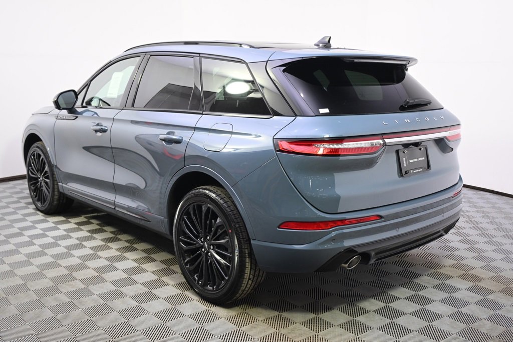 New 2026 Lincoln Corsair Premiere image 3