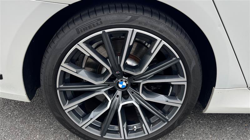 Used 2022 BMW 740i w/ M Sport Package RWD image 32