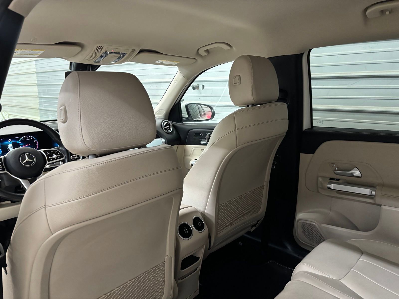 Used 2021 Mercedes-Benz GLB 250 4MATIC image 24