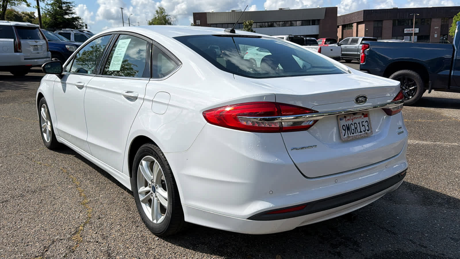Used 2018 Ford Fusion SE w/ Fusion SE Technology Package FWD image 7