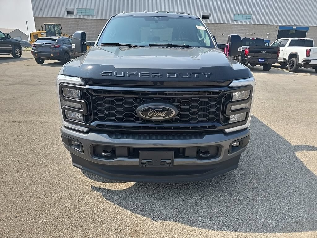 Used 2025 Ford F250 Lariat w/ Black Appearance Package AWD/4WD image 2