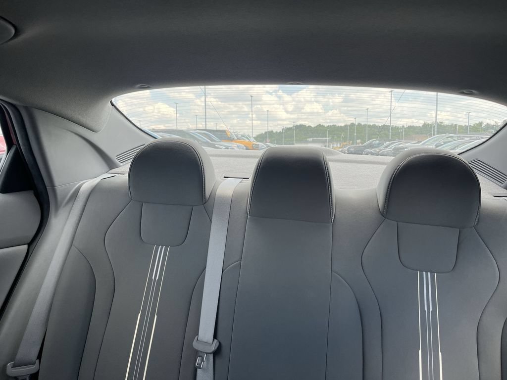 Used 2023 Hyundai Elantra Blue FWD image 13