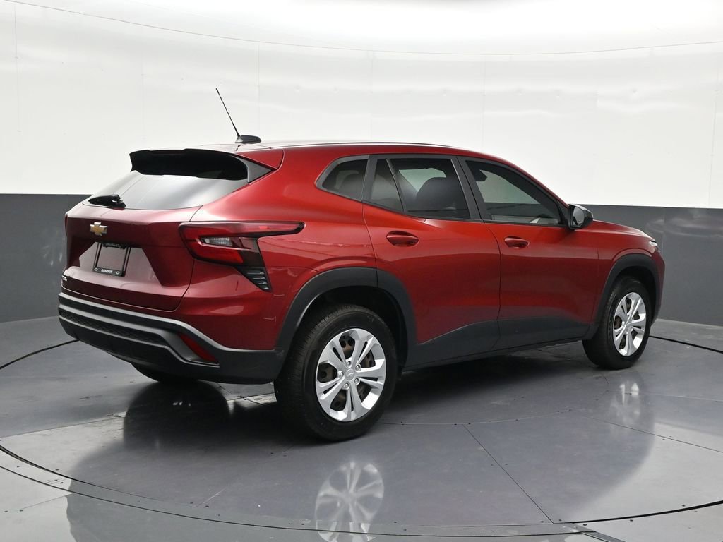 Used 2024 Chevrolet Trax LS FWD image 5
