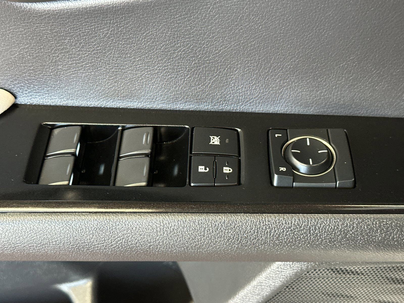 Used 2023 Lexus UX 250h F Sport w/ Accessory Package (Z2) image 12