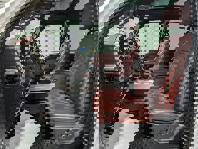 Used 2018 Ford F250 Platinum w/ Platinum Ultimate Package image 16