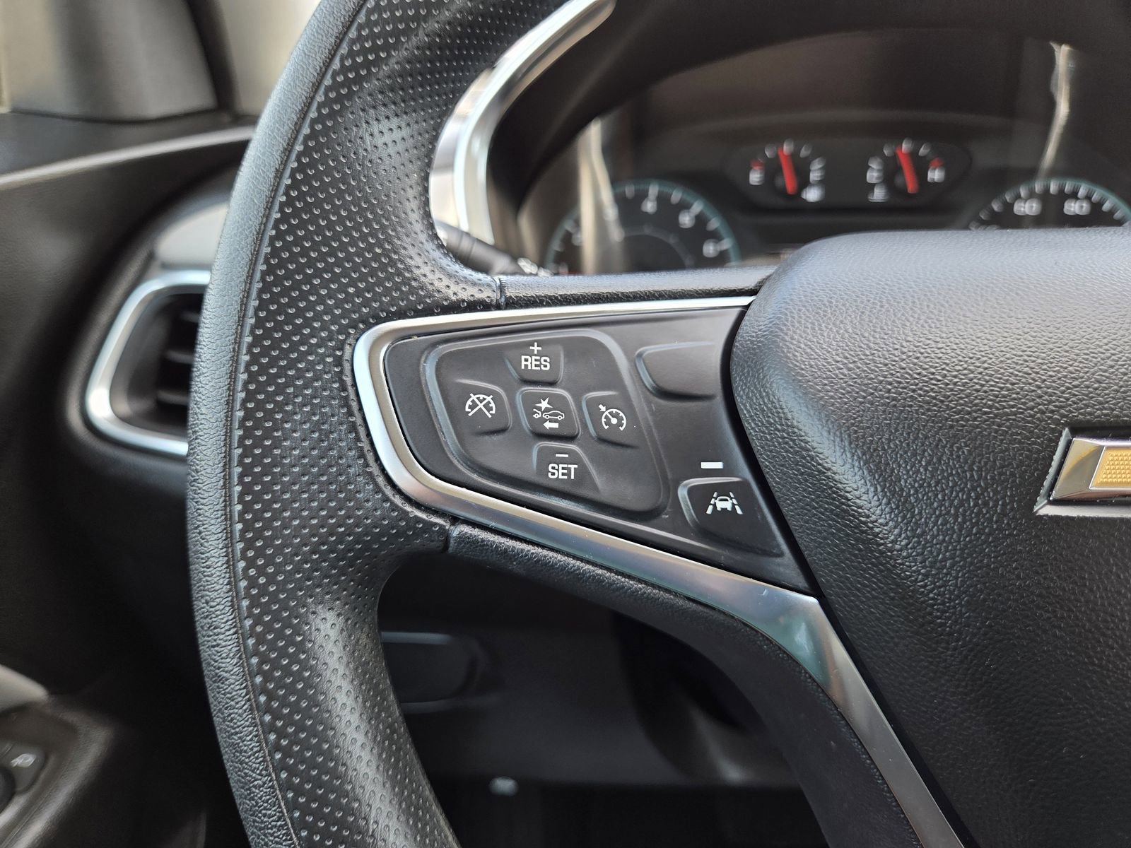 Used 2024 Chevrolet Equinox LS FWD image 39