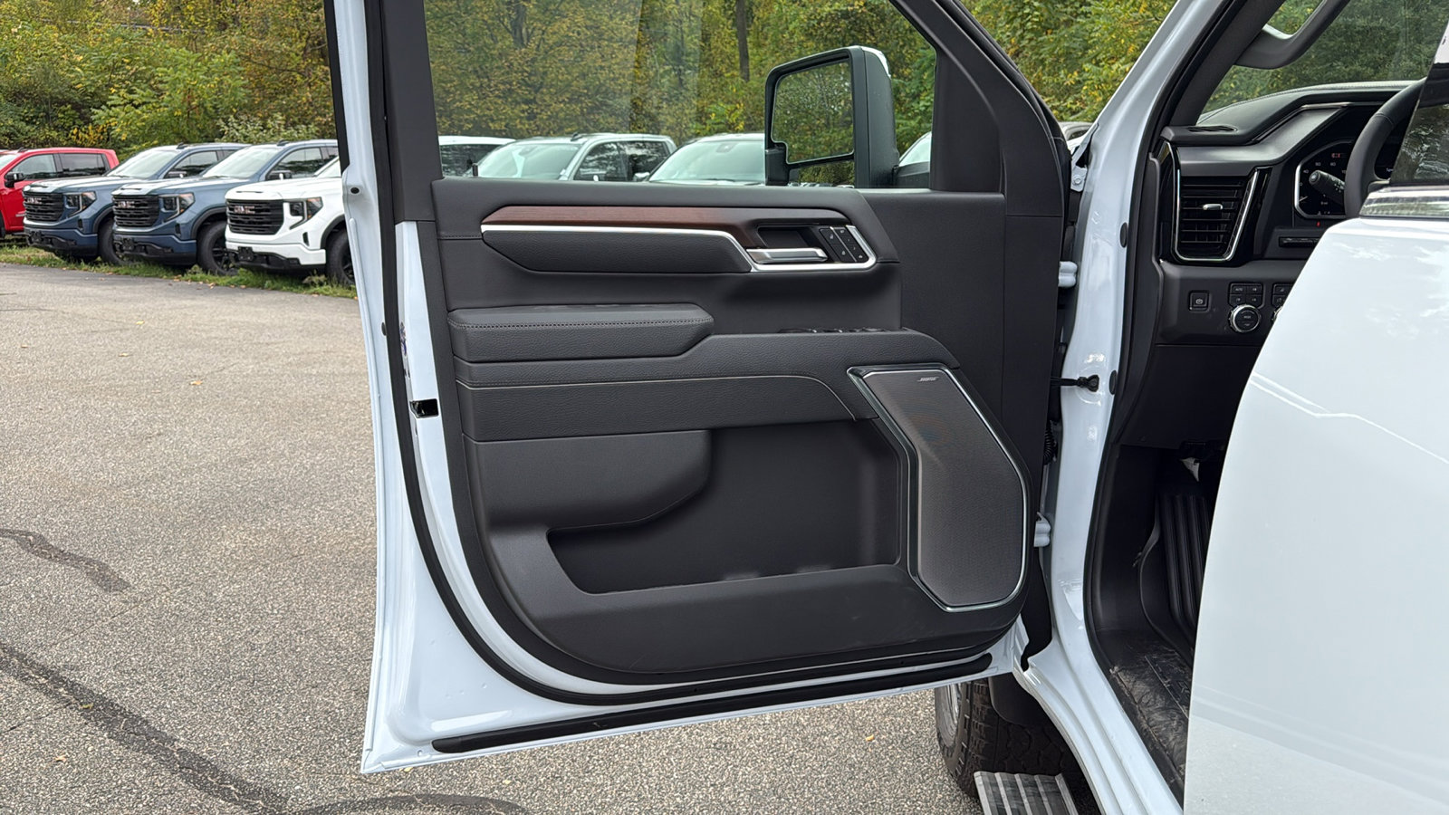 New 2026 GMC Sierra 2500 Denali w/ Denali Reserve Package image 7