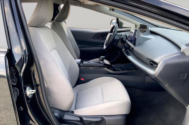 Certified 2025 Toyota Prius LE FWD image 9