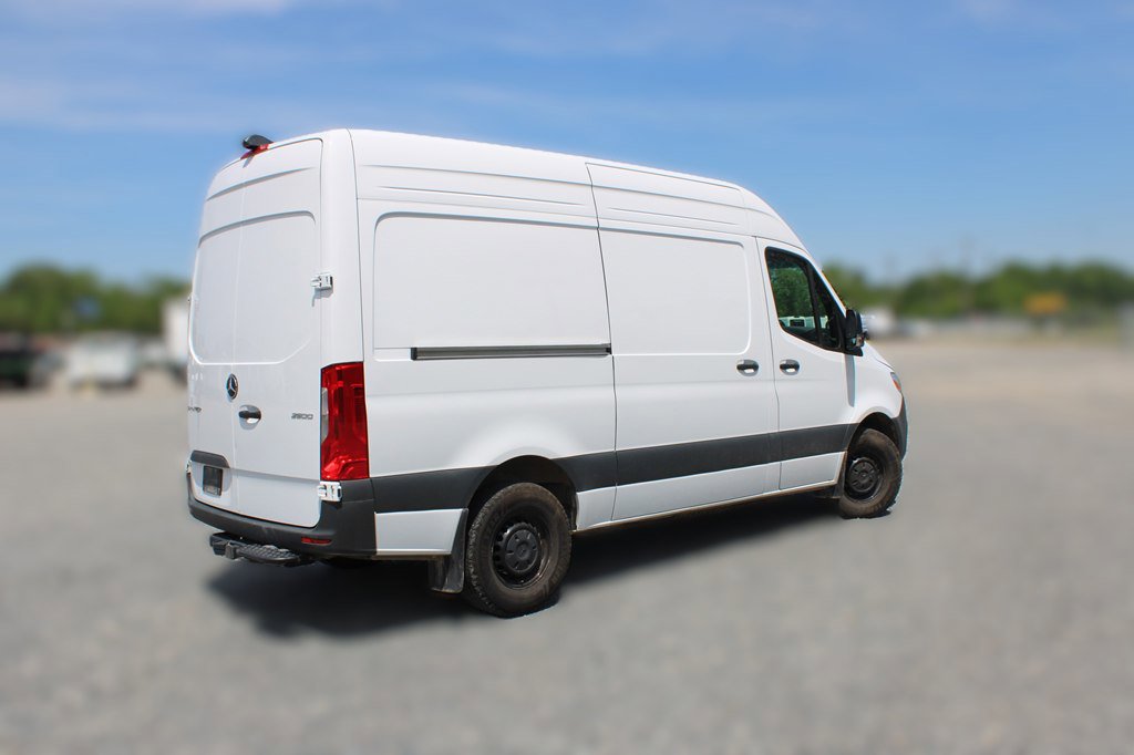 Used 2025 Mercedes-Benz Sprinter 2500 image 5