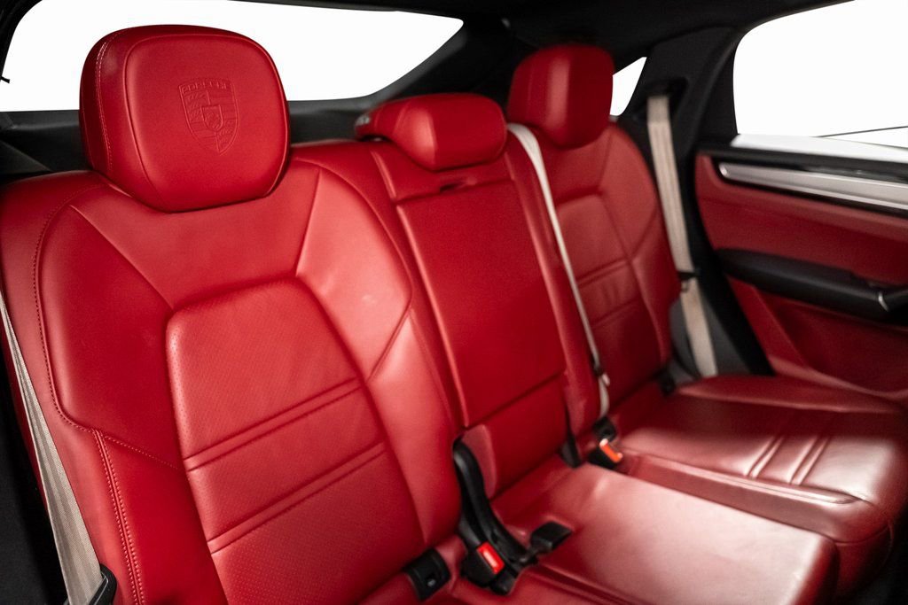 Used 2023 Porsche Cayenne Platinum Edition AWD/4WD image 34