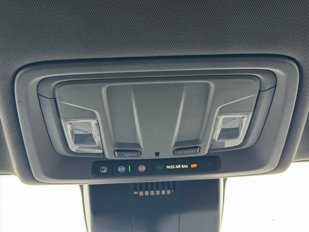 Used 2022 Chevrolet Silverado 1500 Custom image 18