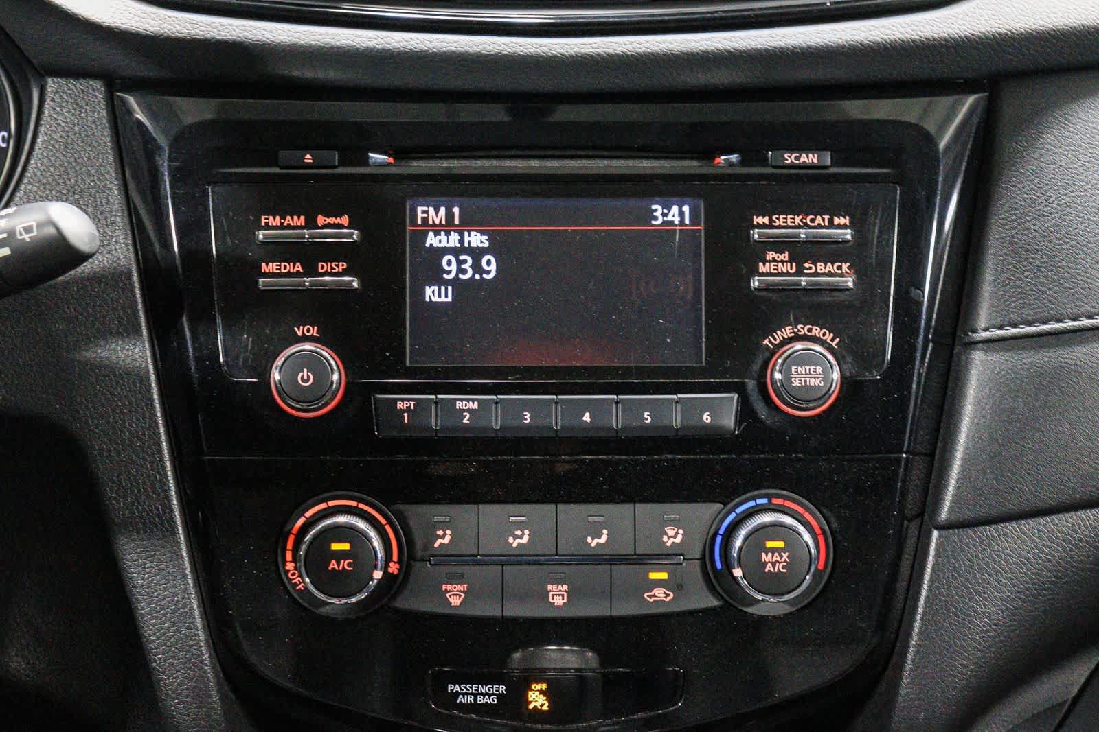 Used 2017 Nissan Rogue S FWD image 14
