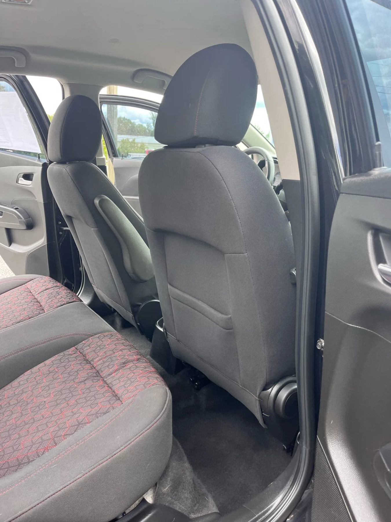 Used 2018 Chevrolet Sonic LT w/ Convenience Package image 29