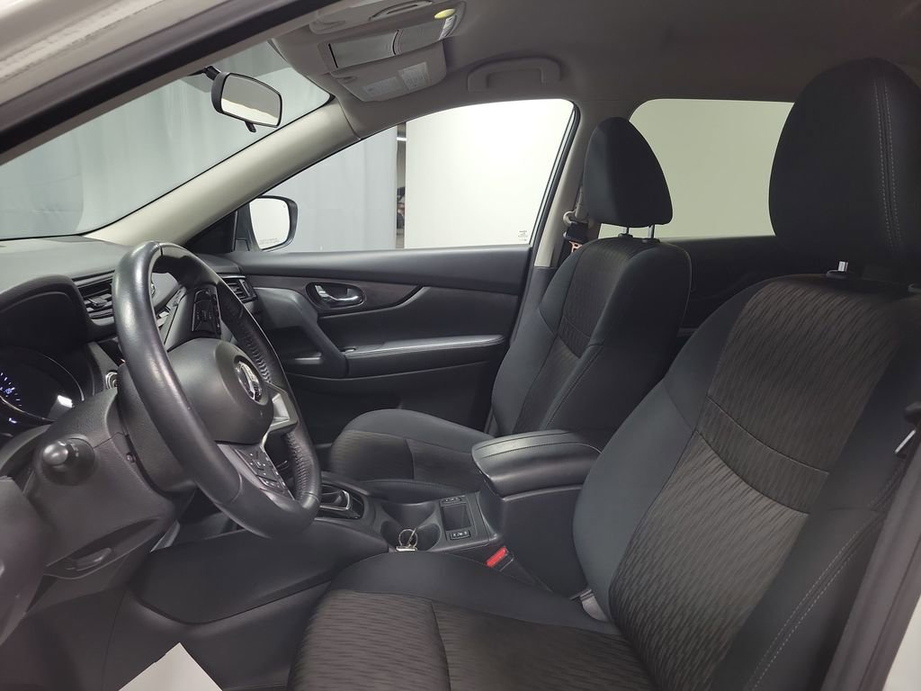 Used 2018 Nissan Rogue SV w/ Premium Package image 13