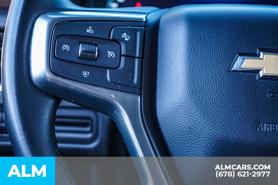 Used 2024 Chevrolet Suburban LT RWD image 31