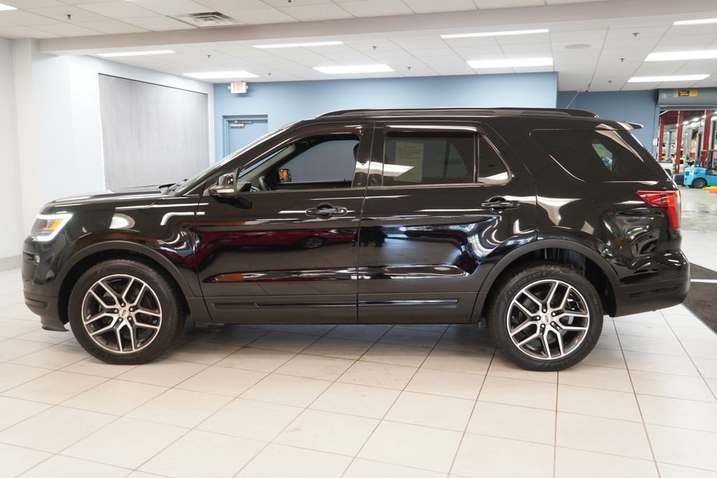 Used 2018 Ford Explorer Sport w/ Equipment Group 401A AWD/4WD image 2