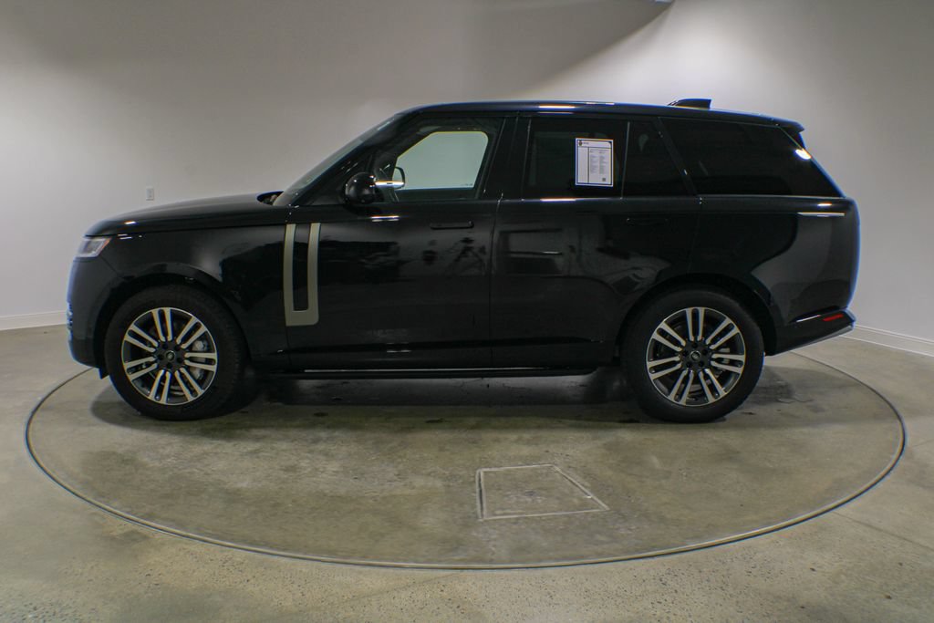 Used 2024 Land Rover Range Rover SE AWD/4WD image 3