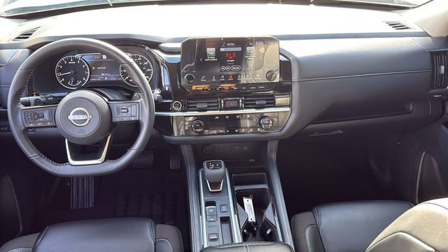 Used 2024 Nissan Pathfinder SL image 14