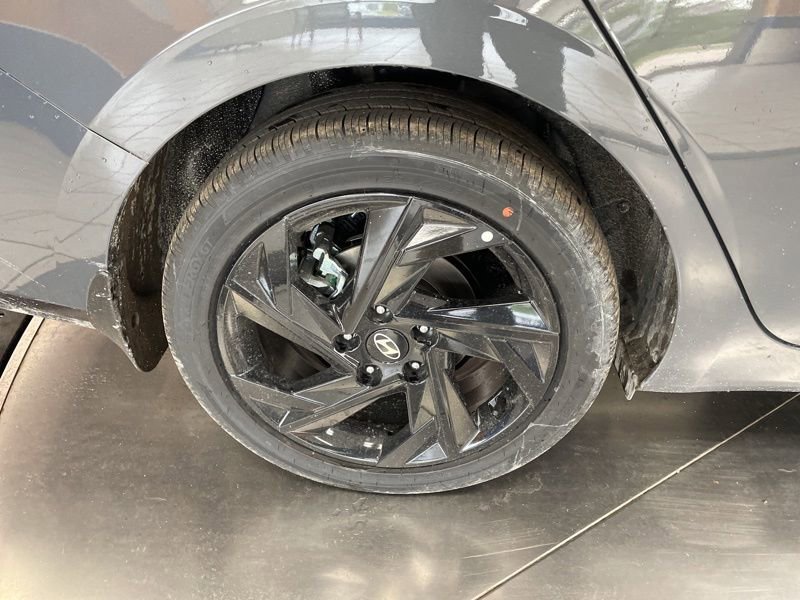New 2026 Hyundai Elantra SEL Sport Premium FWD image 9