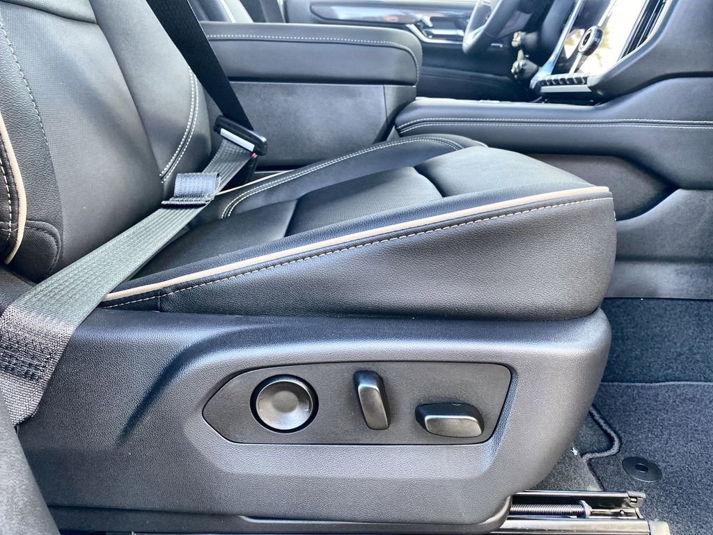 New 2026 GMC Yukon Elevation image 43