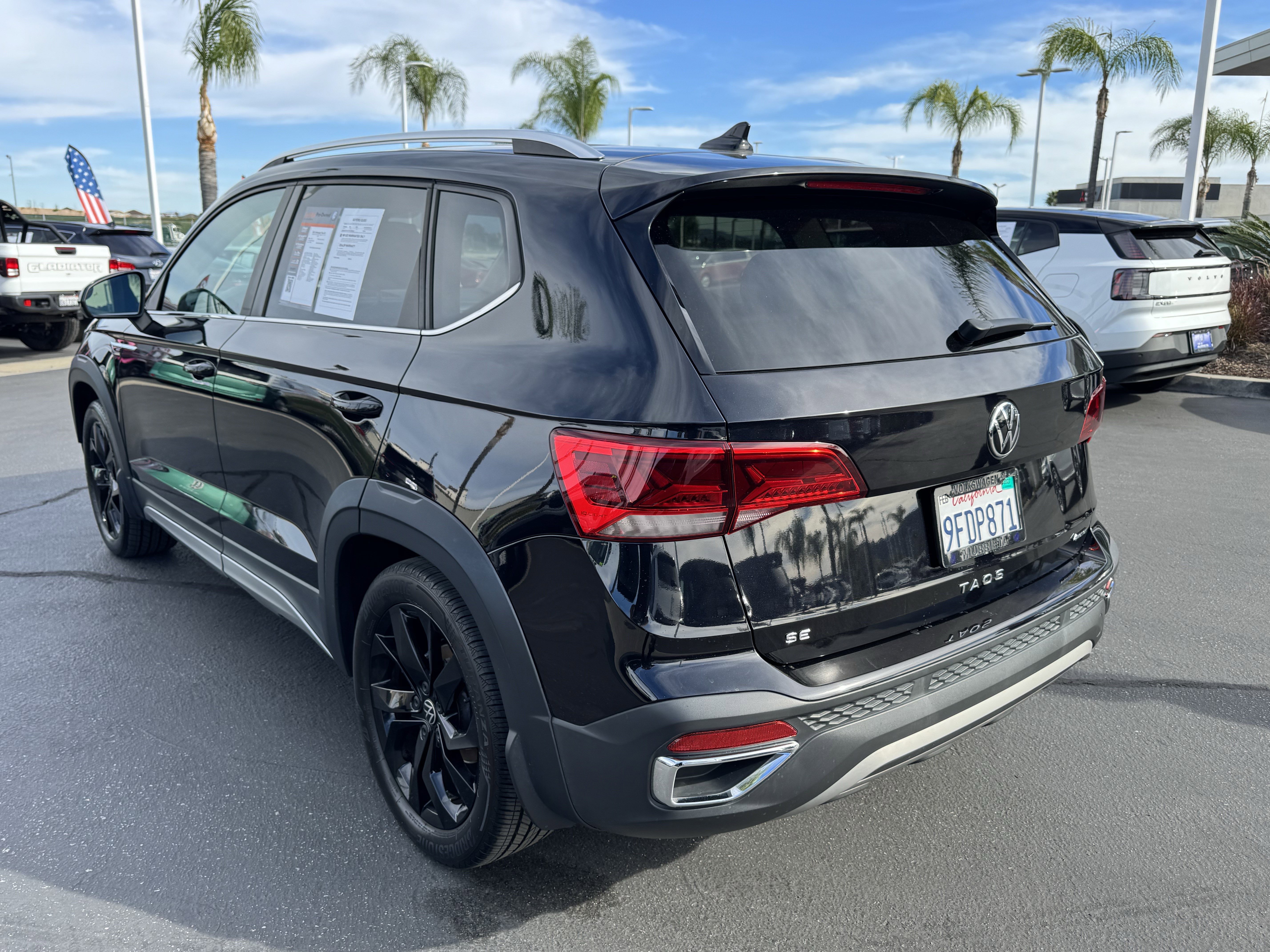 Certified 2023 Volkswagen Taos SE w/ Panoramic Sunroof Package image 8