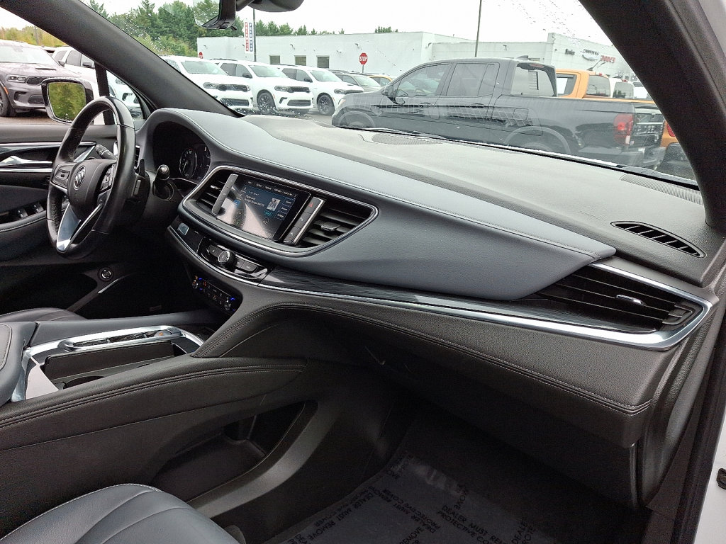 Used 2024 Buick Enclave Premium image 11