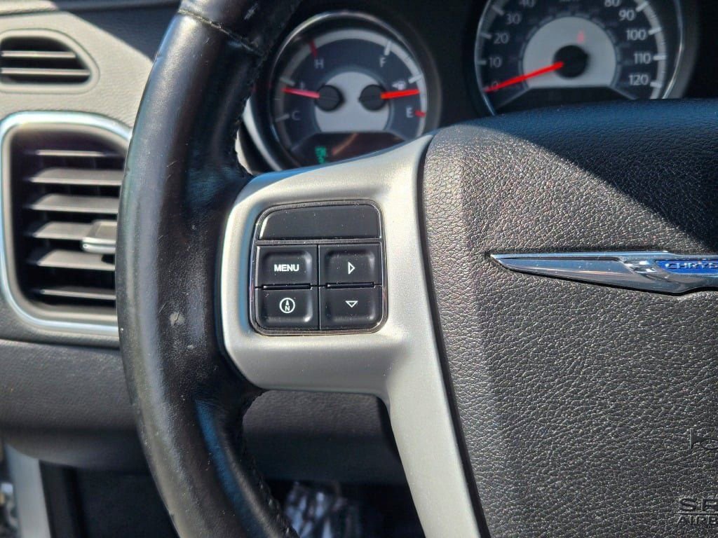 Used 2011 Chrysler 200 Touring FWD image 23