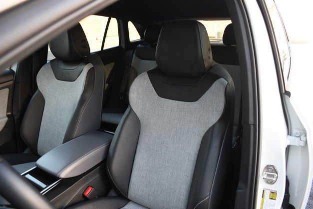 Used 2023 Volkswagen ID.4 Pro image 17