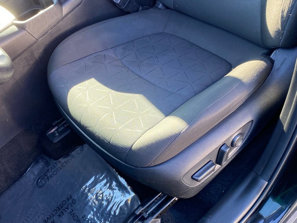 Used 2024 Toyota RAV4 XLE FWD image 23